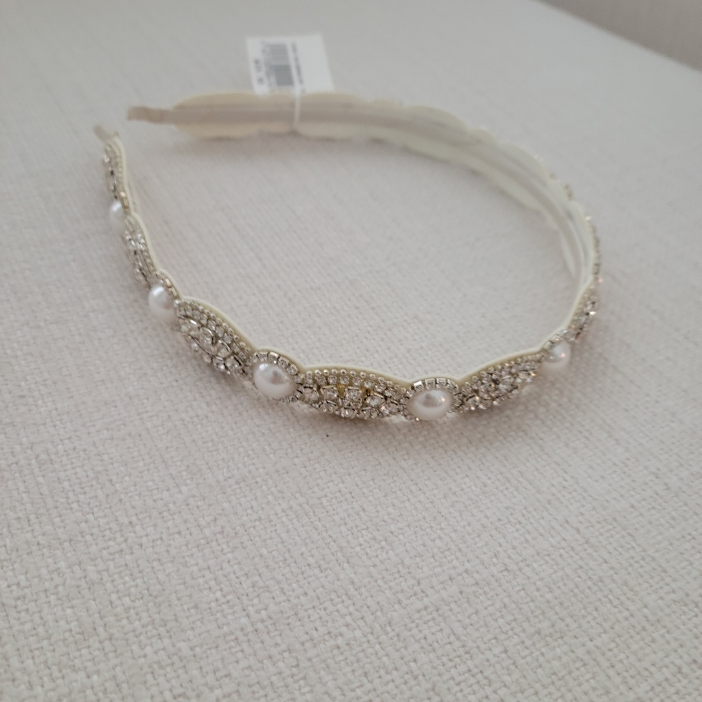 Bridal Headband in Pearl